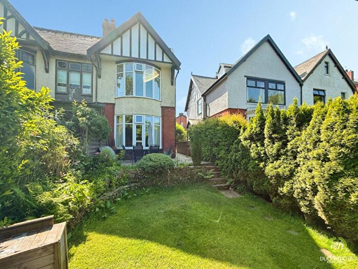 3 Bedroom Semi-Detached House For Sale In Earnsdale Avenue, Darwen, BB3