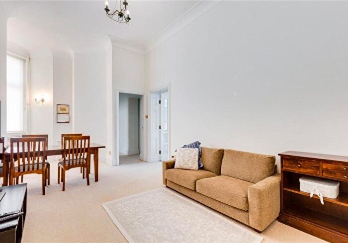 2 Bedroom Flat To Rent In Prince Albert Road, London, NW8