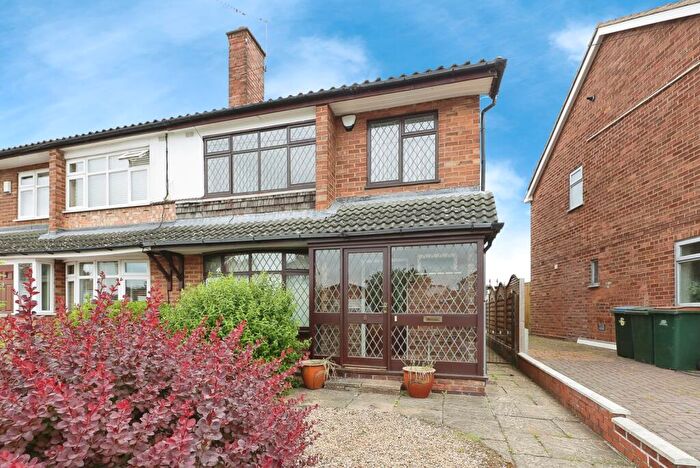 3 Bedroom Semi-Detached House For Sale In Alandale Avenue, Coventry, West Midlands, CV5