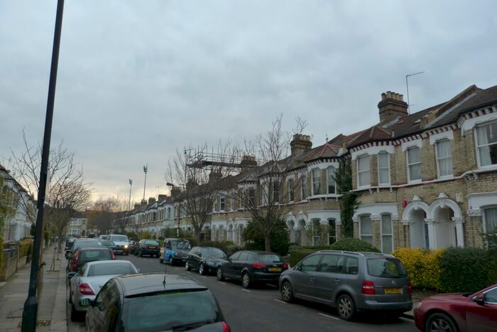 Studio To Rent In Arminger Road, London, W12