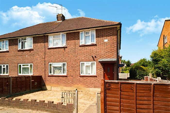 2 Bedroom Maisonette For Sale In Byron Road, Wembley, HA0