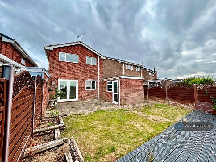 3 Bedroom Detached House To Rent In Douglas Road, Forest Town, Mansfield, NG19