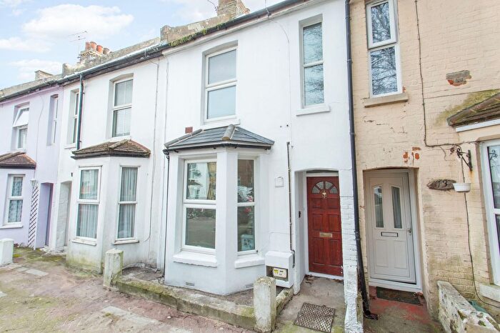 2 Bedroom Terraced House To Rent In Bradstone New Road, Folkestone, CT20