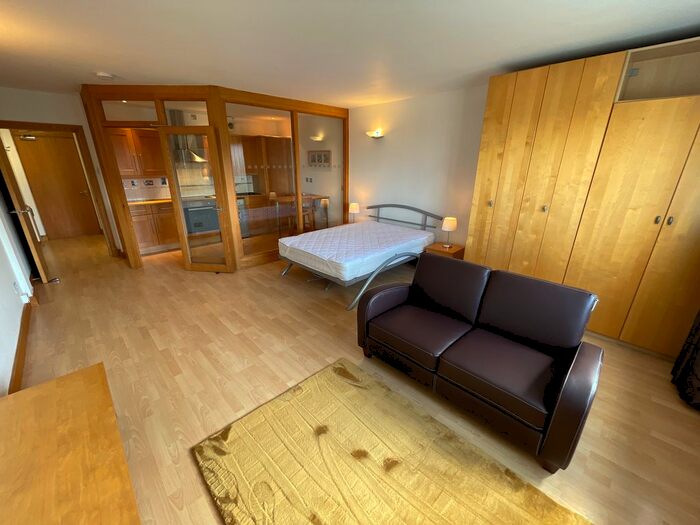 1 Bedroom Flat To Rent In Seymour Grove, Old Trafford, Manchester, M16