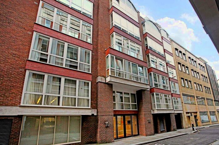 Flat To Rent In Hosier Lane, West Smithfield, London, EC1A