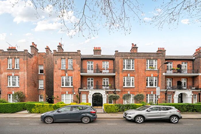 2 Bedroom Flat For Sale In Bishops Park Road, London, SW6
