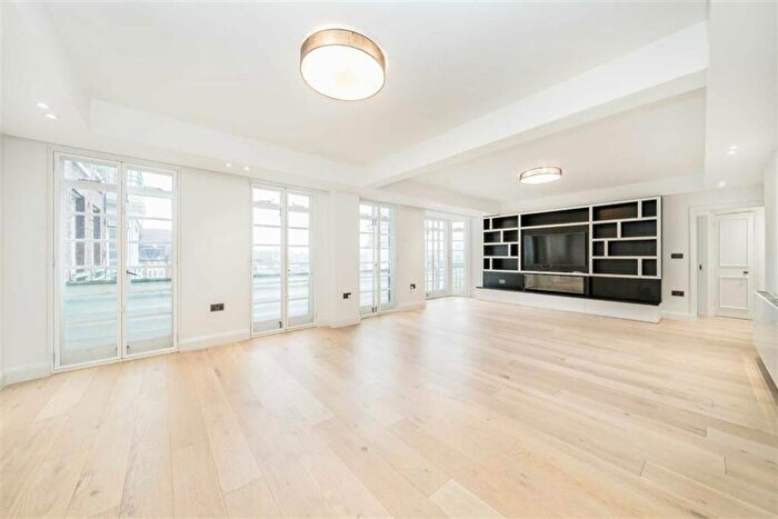 3 Bedroom Flat To Rent In Gloucester Place, Marylebone, NW1