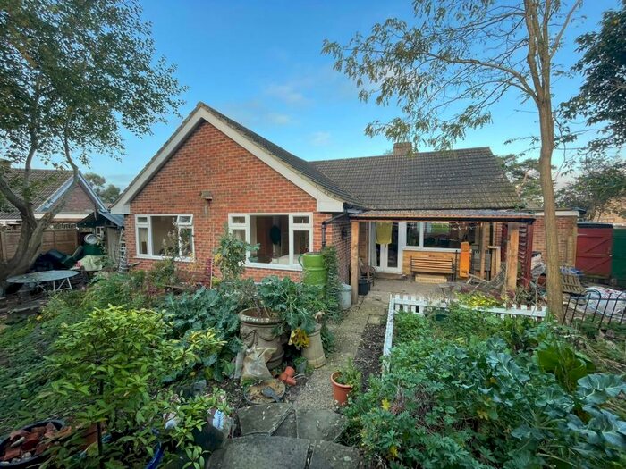 Houses for sale in Barn Crescent, RG14, West Berkshire