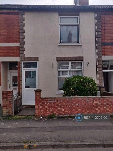 3 Bedroom Terraced House To Rent In Queen Street, Rushden, NN10