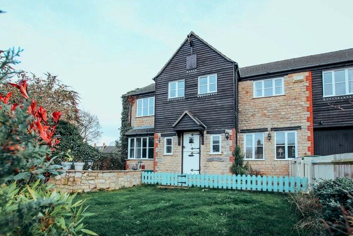 3 Bedroom Semi-Detached House For Sale In Home Close, Northamptonshire, Eastcote NN12