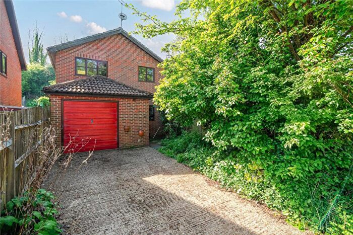 4 Bedroom Detached House For Sale In Honeysuckle Close, Winchester, SO22