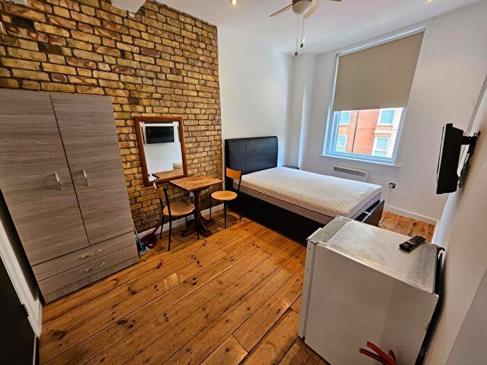 Studio To Rent In Goswell Road, London, EC1V