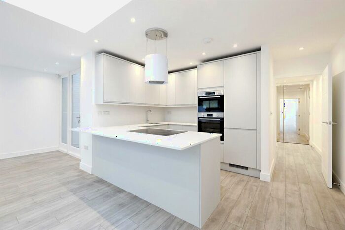 3 Bedroom Apartment To Rent In Fellows Road, London, NW3