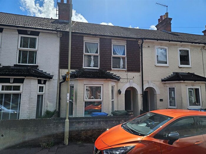2 Bedroom Terraced House To Rent In Western Road, Aldershot, GU11
