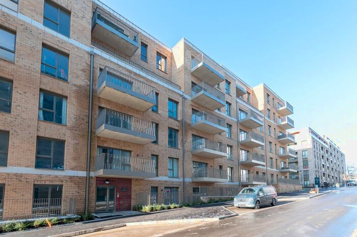 2 Bedroom Flat To Rent In Royal Engineers Way, Mill Hill East, NW7