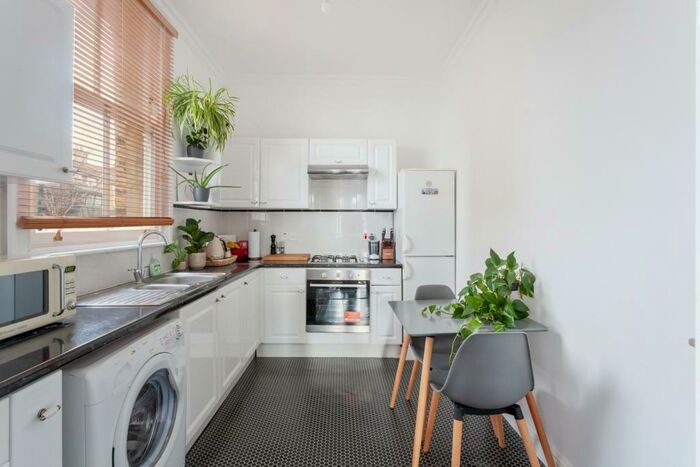 1 Bedroom Flat To Rent In Aubert Park, Islington, N5