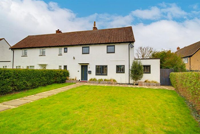 3 Bedroom Semi-Detached House For Sale In Church Lane, Hilton, PE28