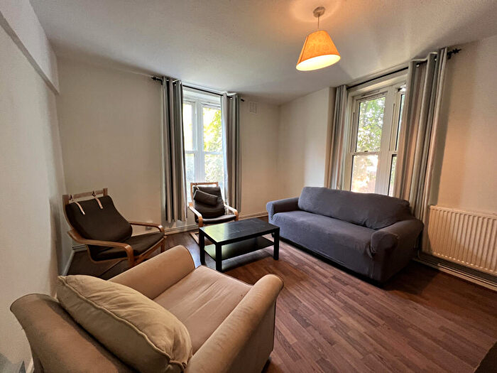 3 Bedroom Flat To Rent In Benbow Street, London, SE8