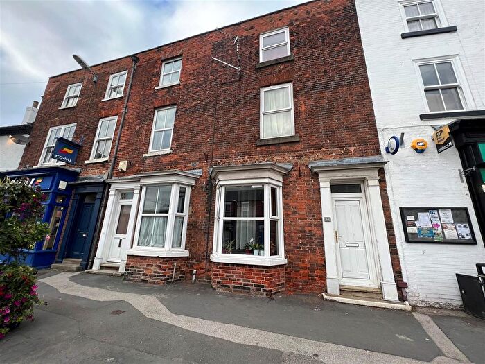 3 Bedroom Terraced House To Rent In Market Place, Market Weighton, YO43