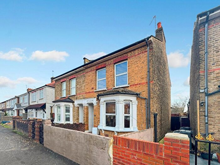 3 Bedroom Semi-Detached House To Rent In Rossindel Road, Hounslow, TW3