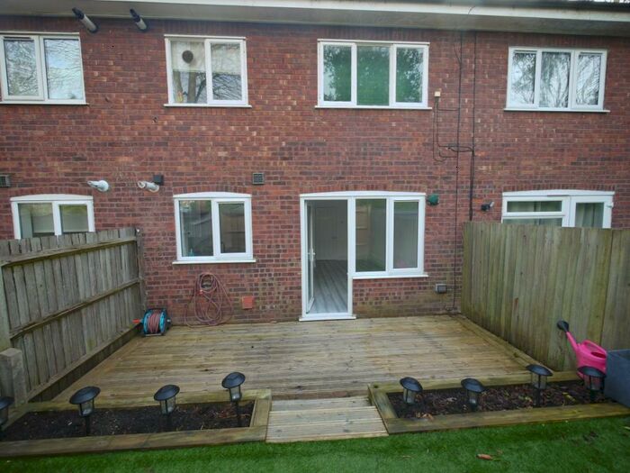 1 Bedroom Maisonette To Rent In Mallard Way, Northwood, HA6