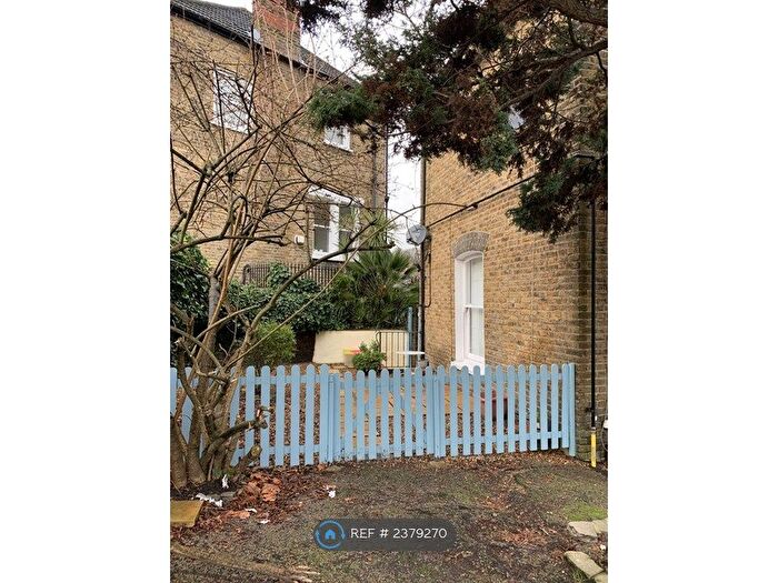 2 Bedroom Flat To Rent In Westcombe Hill, London, SE3