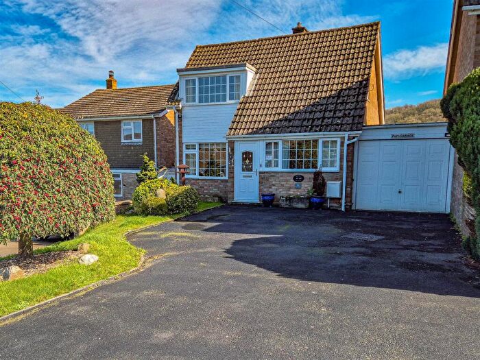 2 Bedroom Link Detached House For Sale In Byron Road, Dursley, GL11