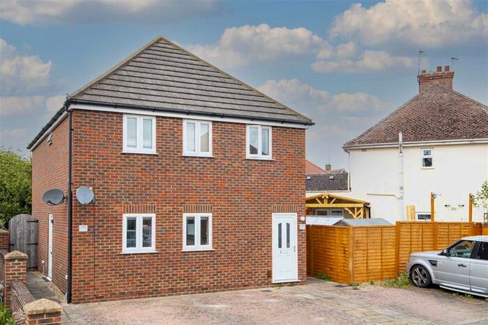 2 Bedroom Flat To Rent In Stanton Avenue, Bradville, Milton Keynes, MK13