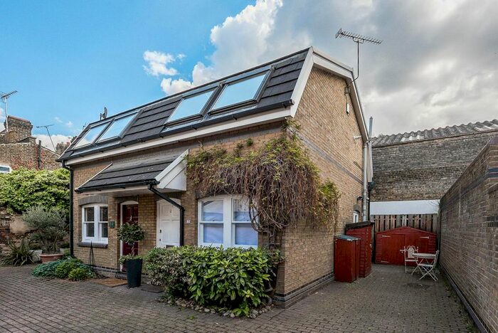 1 Bedroom Property To Rent In Griggs Place, London, SE1