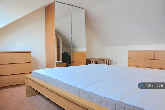 1 Bedroom Flat To Rent In Bedford Road, Reading, RG1