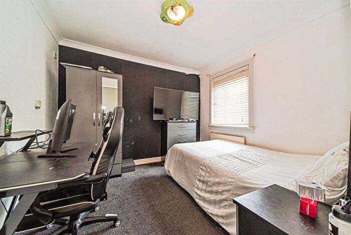 3 Bedroom Terraced House For Sale In Cairnhill Circus, Glasgow, G52