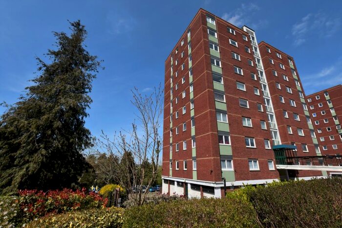 Flat To Rent In Porchester Mead Beckenham, BR3