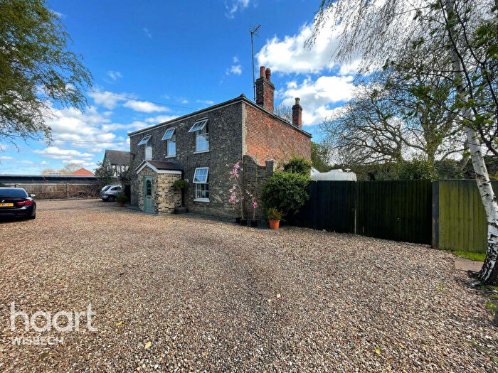 5 Bedroom Detached House For Sale In Lynn Road, Walton Highway, PE14