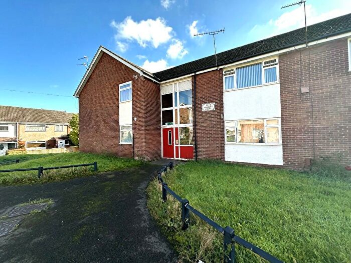 3 Bedroom Flat For Sale In Langley Court, Ellesmere Port, CH65