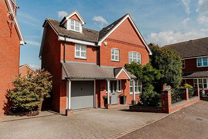 5 Bedroom Detached House For Sale In Hilton Close, Faversham, ME13