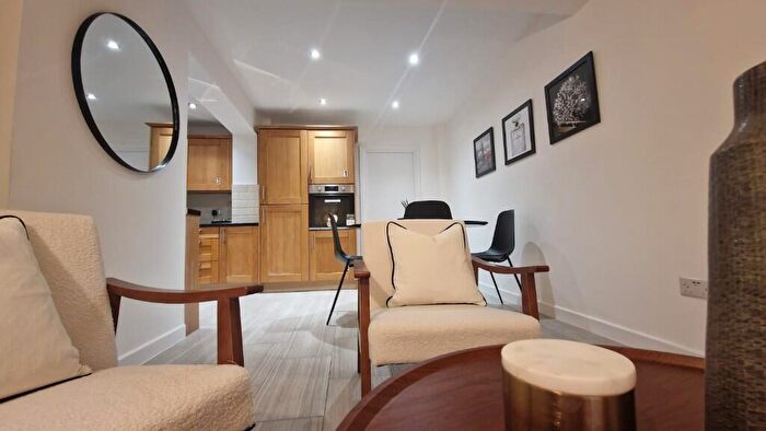 House Of Multiple Occupation To Rent In Carlton Drive, Benfleet, Essex, SS7