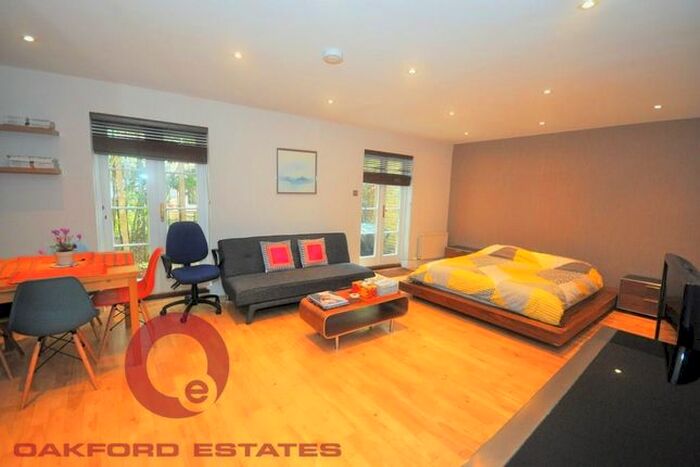 Studio To Rent In Johns Mews, Holborn, WC1N