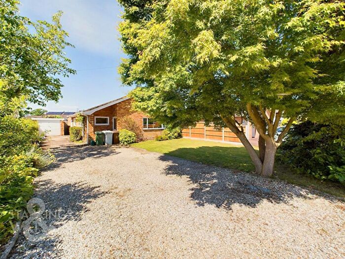 3 Bedroom Detached Bungalow For Sale In Christine Avenue, Lingwood, Norwich, NR13