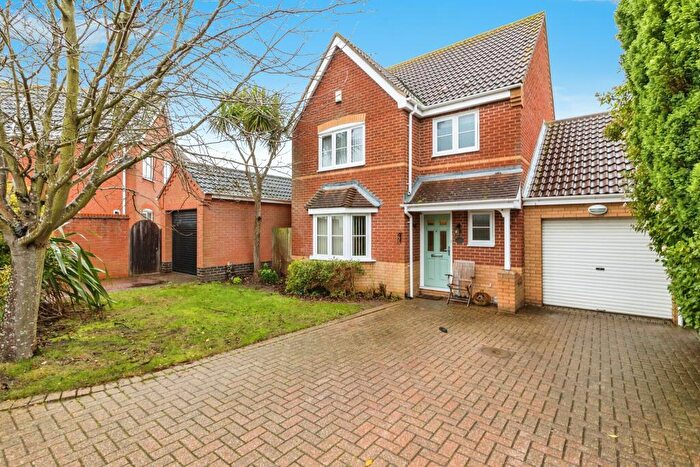 3 Bedroom Detached House For Sale In Greenwood Way, Lowestoft, NR32