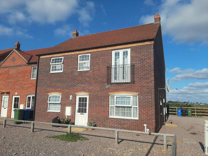 2 Bedroom Flat To Rent In Bed Apartment Hide Close Boston, PE21