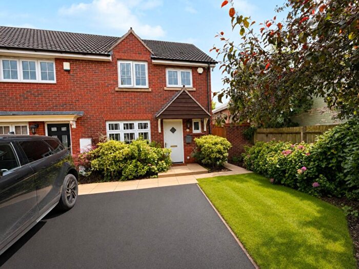 3 Bedroom End Of Terrace House For Sale In Lower Comball, Tipton, DY4