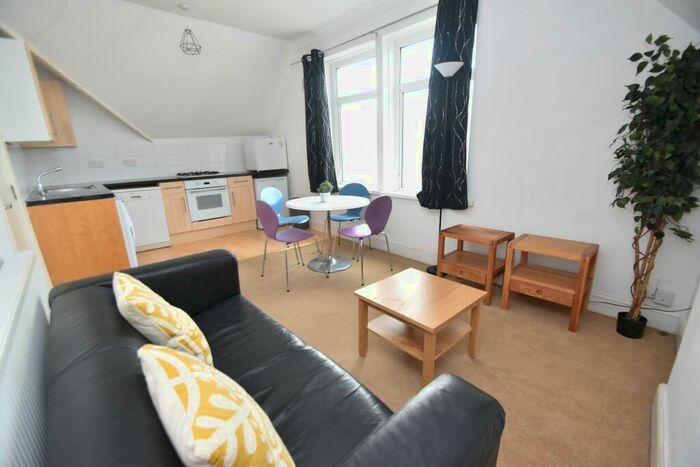 1 Bedroom Flat To Rent In Malefant Street, Cathays, Cardiff, CF24