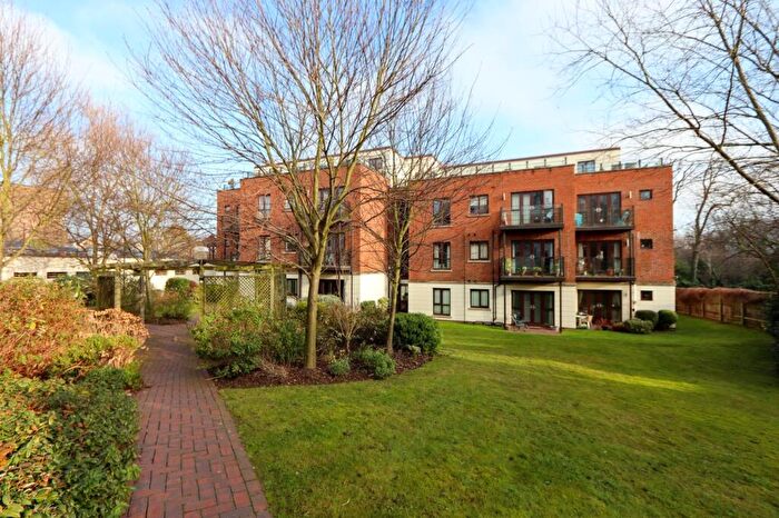 2 Bedroom Apartment For Sale In - High Road, South Woodford, E18