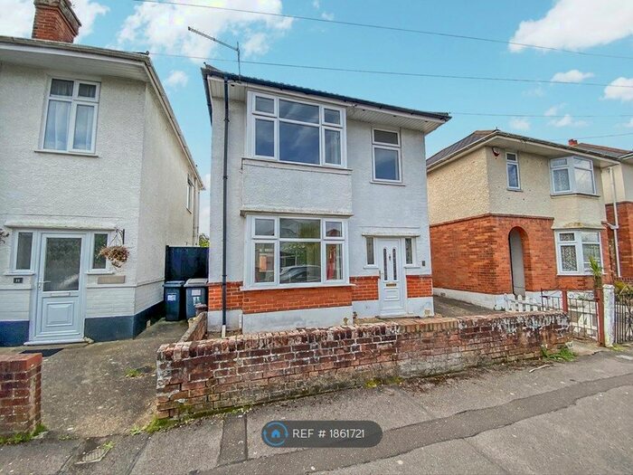 3 Bedroom Detached House To Rent In Inverleigh Road, Bournemouth, BH6