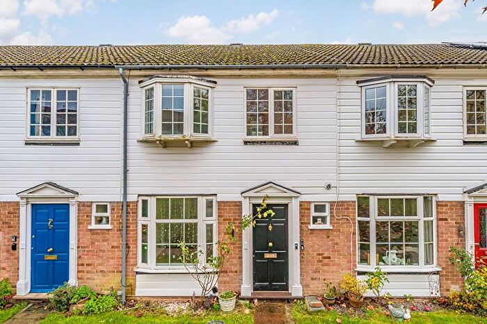 3 Bedroom Terraced House For Sale In Yeomans Mews, Whitton, TW7