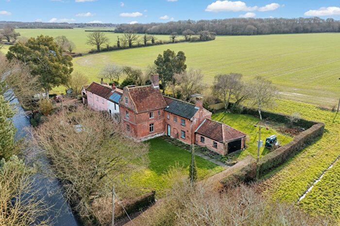 4 Bedroom Semi Detached House To Rent In Wolferd Green, Shotesham All Saints, Norwich, NR15