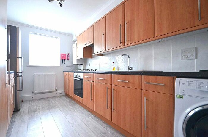 2 Bedroom Apartment To Rent In Stanley Road, Carshalton, SM5