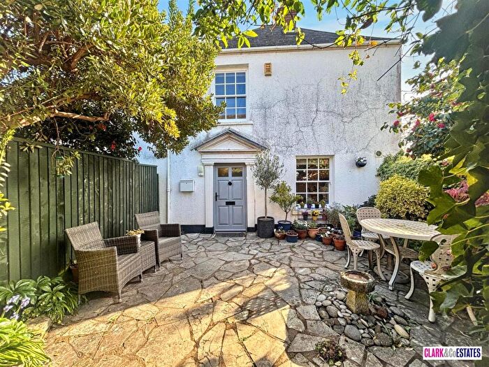 2 Bedroom House For Sale In White Street, Topsham, EX3