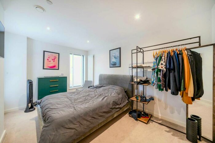 2 Bedroom Flat For Sale In Centric Close, Camden Town, NW1