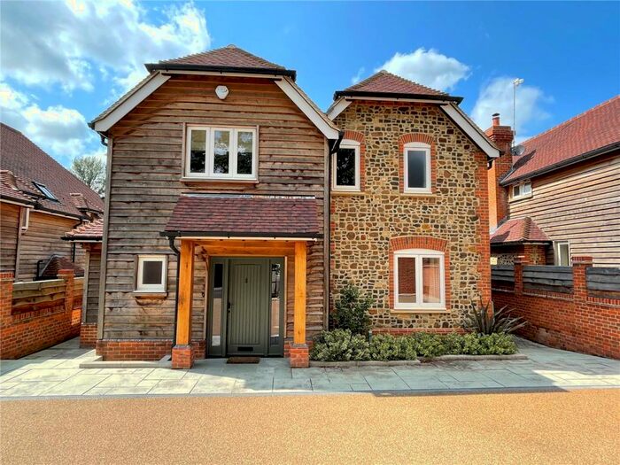 3 Bedroom Detached House To Rent In East Bridge Close, Tilford, Farnham, Surrey, GU10